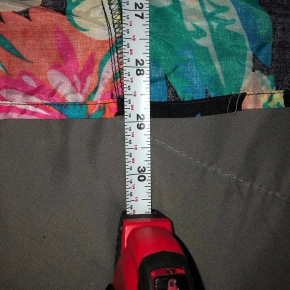 H.L. Spencer Beautiful Hawaiian Shirt. 3/4ths in front cute cutoff - Picture 5 of 5